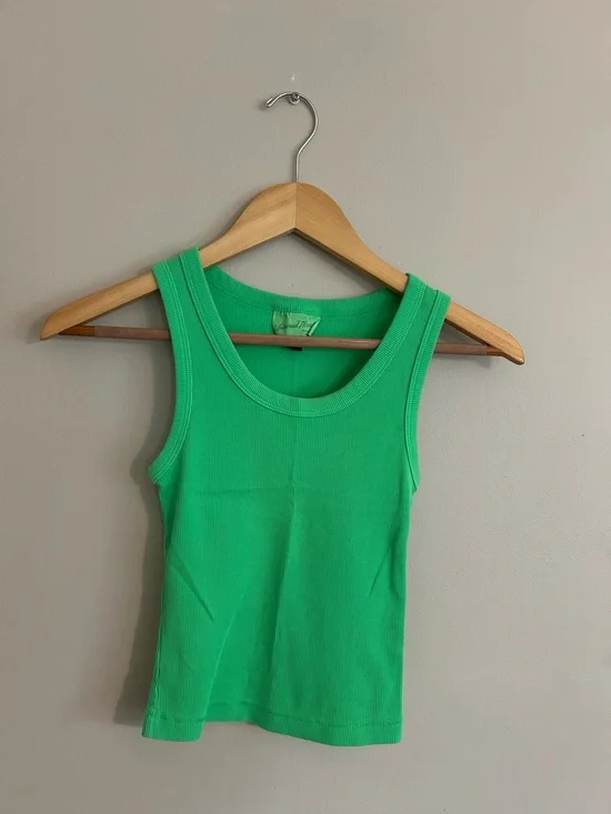 Universal Thread Bright Green Ribbed Tank - Picture 1 of 10